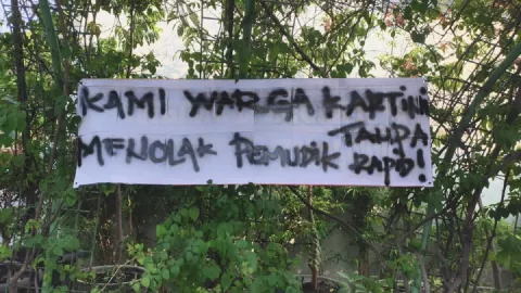 Viral! Pulang Mudik, Warga Ini Pasang Spanduk Peringatan! - GenPI.co