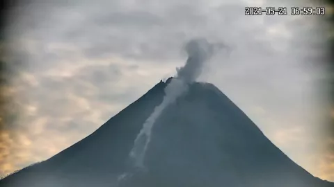 Awan Panas Merapi Keluar Secara Beruntun Jumat Pagi - GenPI.co