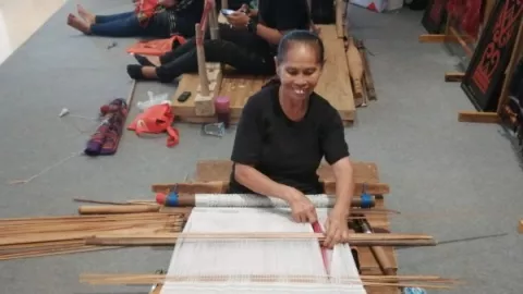 Wajib Tahu! 14 Jenis Kain Batak Sebelum Hunting ke Ulos Fest 2019 - GenPI.co