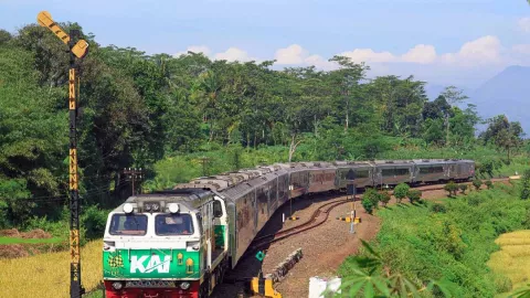 Larangan Mudik, Tiga Kereta Jarak Jauh Tetap Beroperasi - GenPI.co