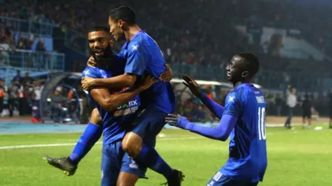 Klasemen Liga 1 2019 usai Arema FC Hajar PSM Makassar 2-0 - GenPI.co