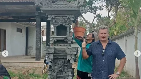 Bule Denmark Merusak Pelinggih Dewa di Bali, Ini Kata Polisi…  - GenPI.co
