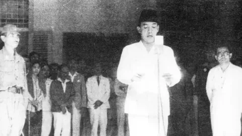 Ini Perintah Pertama Bung Karno Jadi Presiden, Pak Jokowi Apa ya? - GenPI.co