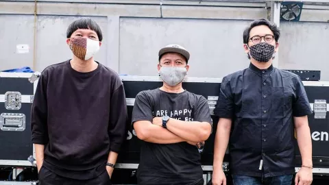 Bukan Romantis, Lagu Desember Efek Rumah Kaca Punya Makna Tragedi - GenPI.co