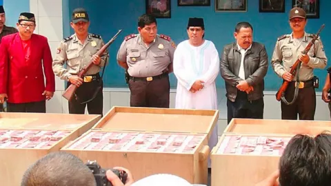 Fakta Penggandaan Uang Dimas Kanjeng dan Padepokannya, Ngeri! - GenPI.co
