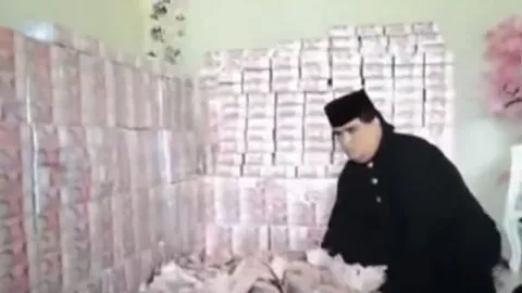Ritual Mistis Penggandaan Uang Dimas Kanjeng, Dibantu Jin Ifrit - GenPI.co