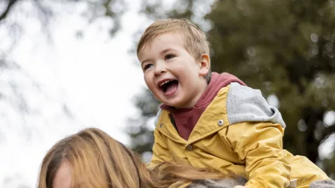 Moms, Ketahui 4 Cara Menghadapi Anak yang Perfeksionis - GenPI.co