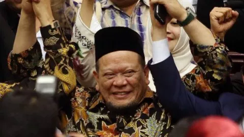 Mengenal La Nyalla Mattalitti, Ketua DPD RI yang Bengal - GenPI.co