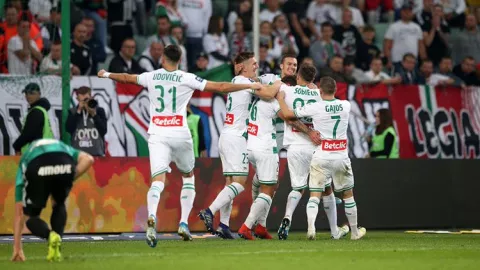Legia Warsawa vs Lechia Gdansk 1-2: Egy Maulana Tidak Berkeringat - GenPI.co