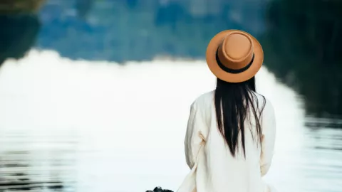 Punya 5 Ciri Ini Berarti Anda Kesepian - GenPI.co