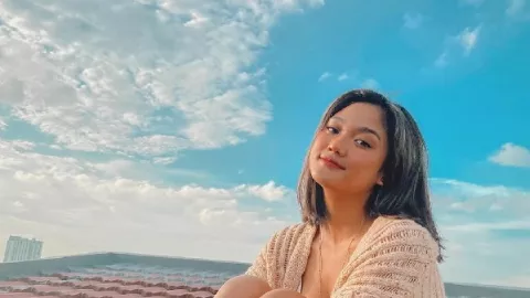 Penampilan Marion Jola Saat Berjemur Bikin Netizen Jantungan - GenPI.co