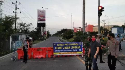 Jalur Masuk Kudus Disekat, Kendaraan Luar Daerah Tak Boleh Lewat - GenPI.co