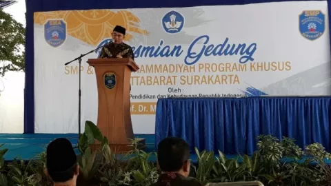 Mendikbud: Sekolah Jangan Seenaknya Hukum Siswa Ikut Unjuk Rasa - GenPI.co