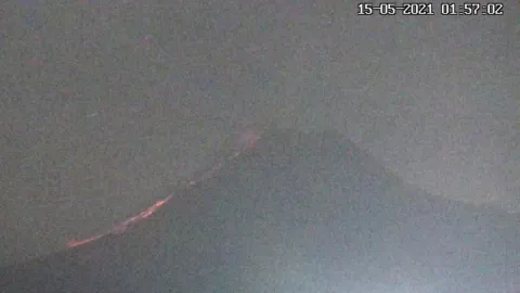 Awan Panas Merapi Meluncur 1,8 Kilometer - GenPI.co