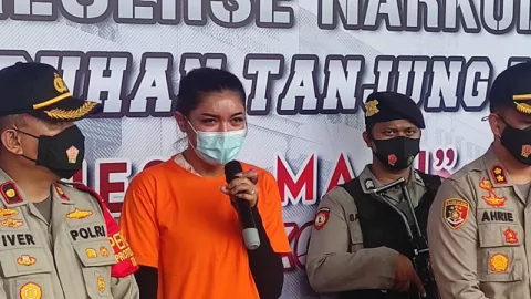 Menangis Ngaku Salah, 5 Fakta di Balik Penangkapan Millen Cyrus - GenPI.co