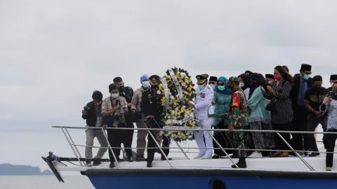 Dirut Sriwijaya Air Ucapkan Hal Menyentuh saat Acara Tabur Bunga - GenPI.co