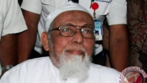 Abu Bakar Ba’asyir Bebas, Politikus PPP Beri Peringatan Tajam - GenPI.co