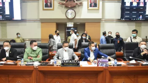 Listyo Sigit Jadi Kapolri, Komisi III DPR Ungkap Prosesnya - GenPI.co