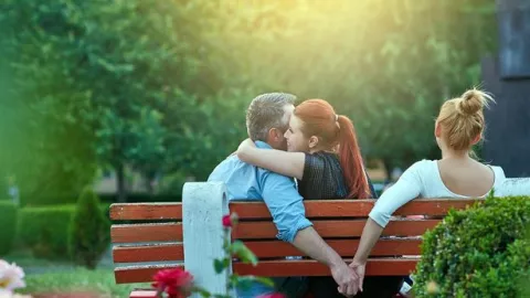 Teganya Sahabatku Menikung Belahan Jiwaku, Mereka pun Main Api - GenPI.co