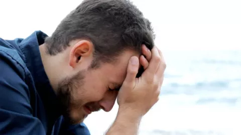 Tak Kuat LDR, Via Tega Memadu Kasih dengan Pria Lain - GenPI.co