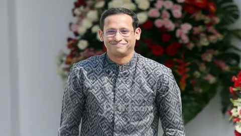 Menteri Nadiem Izinkan Pemda Buka Sekolah per Januari 2021 - GenPI.co