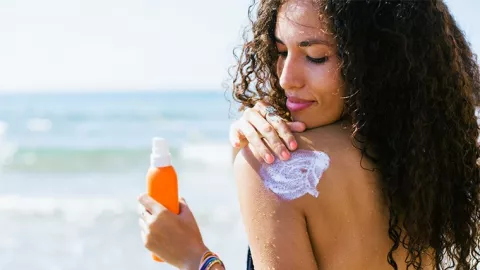 3 Efek Samping Tabir Surya untuk Tubuh, Picu Kanker Kulit! - GenPI.co