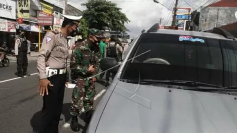 Tak Tunjukkan Surat Bebas Covid-19, 1.229 Kendaraan Diputar Balik - GenPI.co