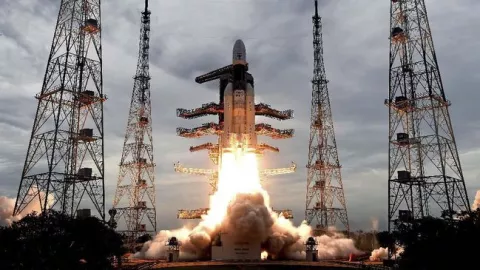 Sempat Hilang, Pesawat India yang Terbang di Bulan Ditemukan - GenPI.co
