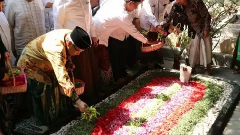 Sambut Hari Santri, PBNU Instruksikan Ziarah Kubur Makam Ulama - GenPI.co
