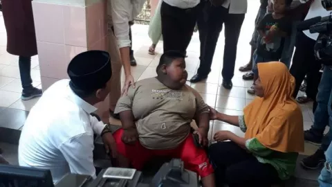 Setia, Bocah Karawang Penderita Obesitas 110 Kg Meninggal Dunia - GenPI.co