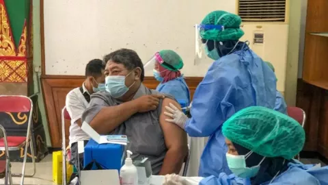 Vaksinasi Usai Libur, Pemkot Yogya Tuntaskan Guru dan Lansia - GenPI.co