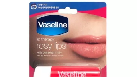 Vaseline Lip Therapy Rosy Ampuh Atasi Bibir Hingga Kulit Kering - GenPI.co