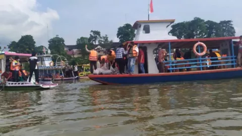 Perayaan Waisak di Jambi, Lele dan Kura-kura Dilepasliar ke Danau - GenPI.co