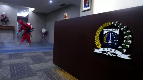 Anggota DPRD DKI Jakarta Membisu, Mau Foya-Foya Tapi Ketahuan - GenPI.co