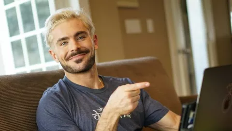 Cek Gaya Zac Efron Sebelum dan Sesudah ke Tukang Cukur Rambut - GenPI.co