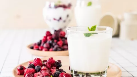 Yogurt vs Susu: Siapa Juaranya untuk Urusan Pencernaan? - GenPI.co