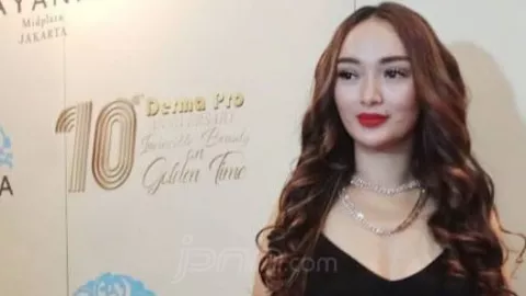 Takut Gagal Lagi, Zaskia Gotik Rahasiakan Identitas Kekasih Baru - GenPI.co