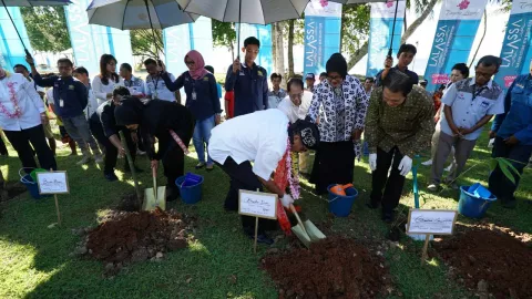 Arief Yahya Tanam Pohon di Lokasi Bekas Tsunami Selat Sunda - GenPI.co
