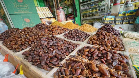 Menjelang Bulan Ramadhan, Penjual Kurma Mulai Ramai Dipasaran - GenPI.co
