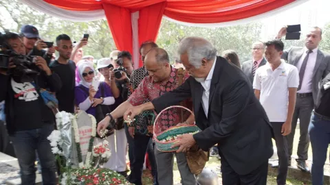 Presiden Pertama Timor Leste Berziarah ke Makam Habibie - GenPI.co