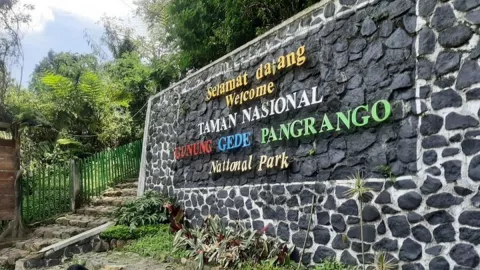 Kembali Buka, Wisatawan Bisa Mendaki ke Gunung Gede Pangrango - GenPI.co JABAR