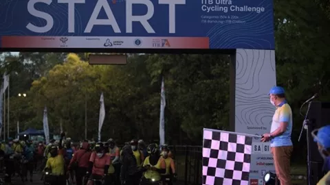 Gubernur Jabar Lepas Ratusan Peserta ITB Ultra Cycling Challenge - GenPI.co JABAR