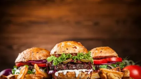 Gampang Banget! Ini 4 Cara Membuat Burger yang Enak - GenPI.co JABAR