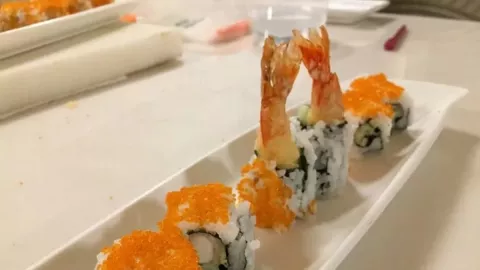 Tips Membuat Sushi dengan Bahan Seadanya - GenPI.co JABAR