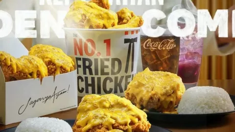 Yang Doyan Ayam Merapat, KFC Punya Menu Hot & Cheesy Chicken - GenPI.co JABAR