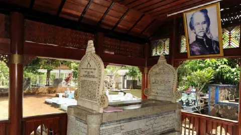 Makam Cut Nyak Dhien Selalu Dirawat, Sebut Ridwan Kamil - GenPI.co JABAR