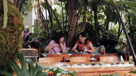 Jardin Cafe, Menyantap Hidangan dengan Nuansa Alam di Tengah Kota - GenPI.co JABAR