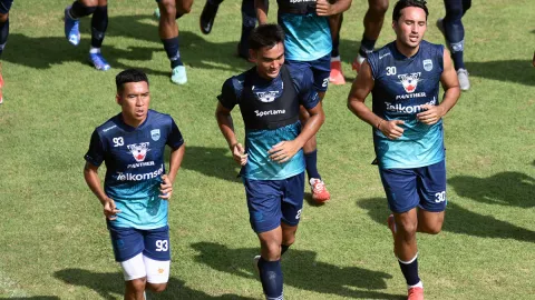 Hadapi Bali United, 2 Pemain Persib Bandung Ini Siap Tempur - GenPI.co JABAR