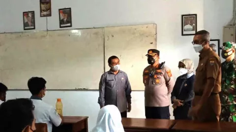 Sekolah di Kota Cirebon Diminta Cegah Kerumunan, Ini Caranya - GenPI.co JABAR