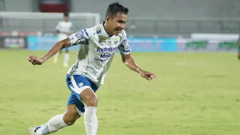 Persib Bakal Punya Striker Baru Saat Hadapi Bhayangkara FC - GenPI.co JABAR